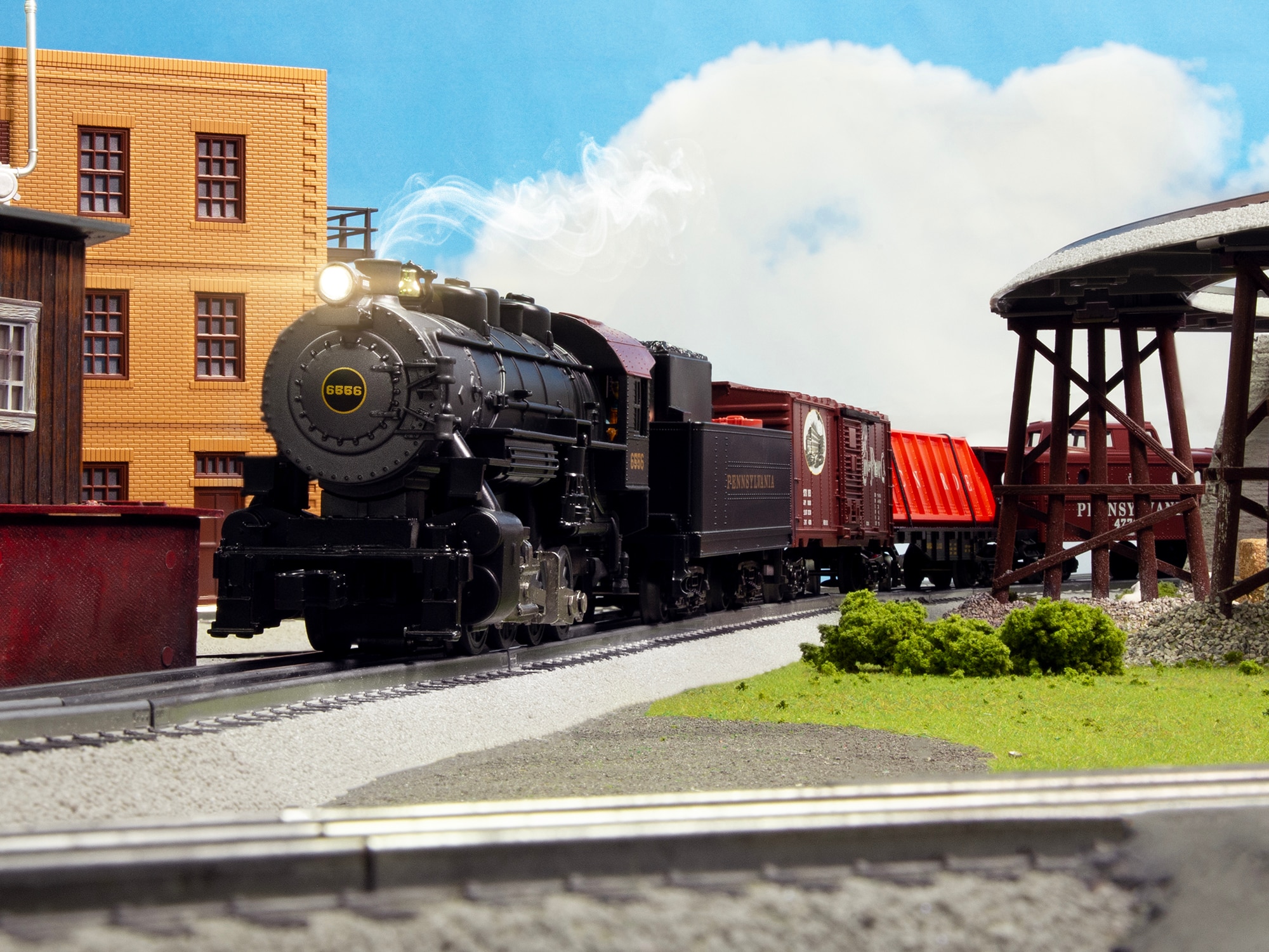 Pennsylvania Keystone 0-8-0 LionChief Set with Bluetooth 5.0