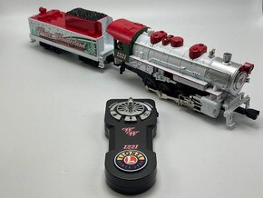 SAMPLE - Winter Wonderland 0-8-0 Engine / Tender / Remote