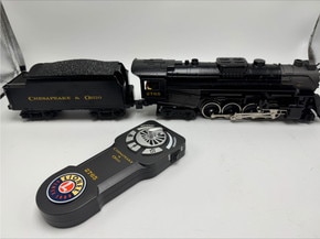 SAMPLE - Chesapeake & Ohio LionChief Locomotive with Tender and Remote