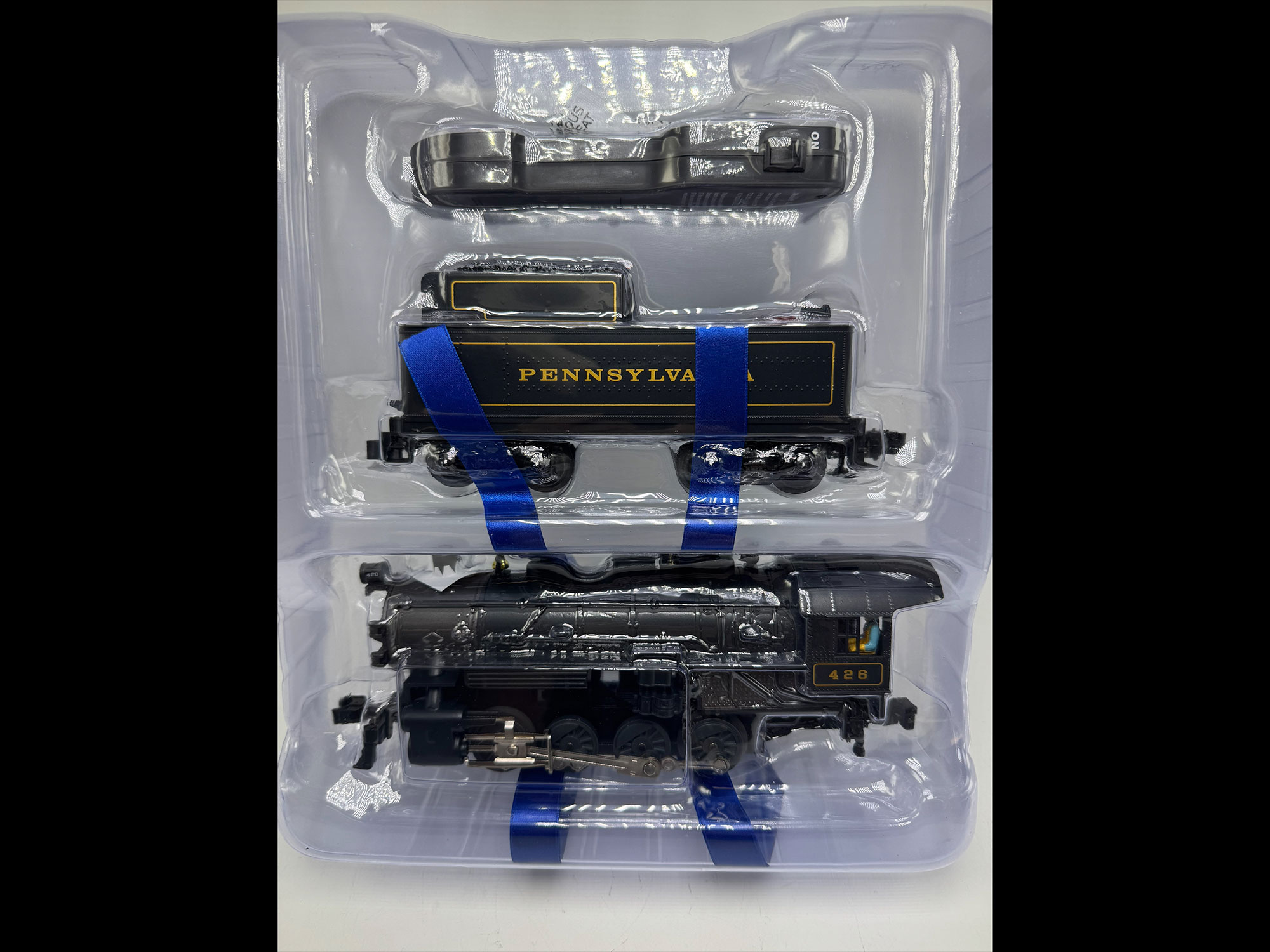 SAMPLE - Pennsylvania Keystone LionChief Locomotive / Tender / Remote