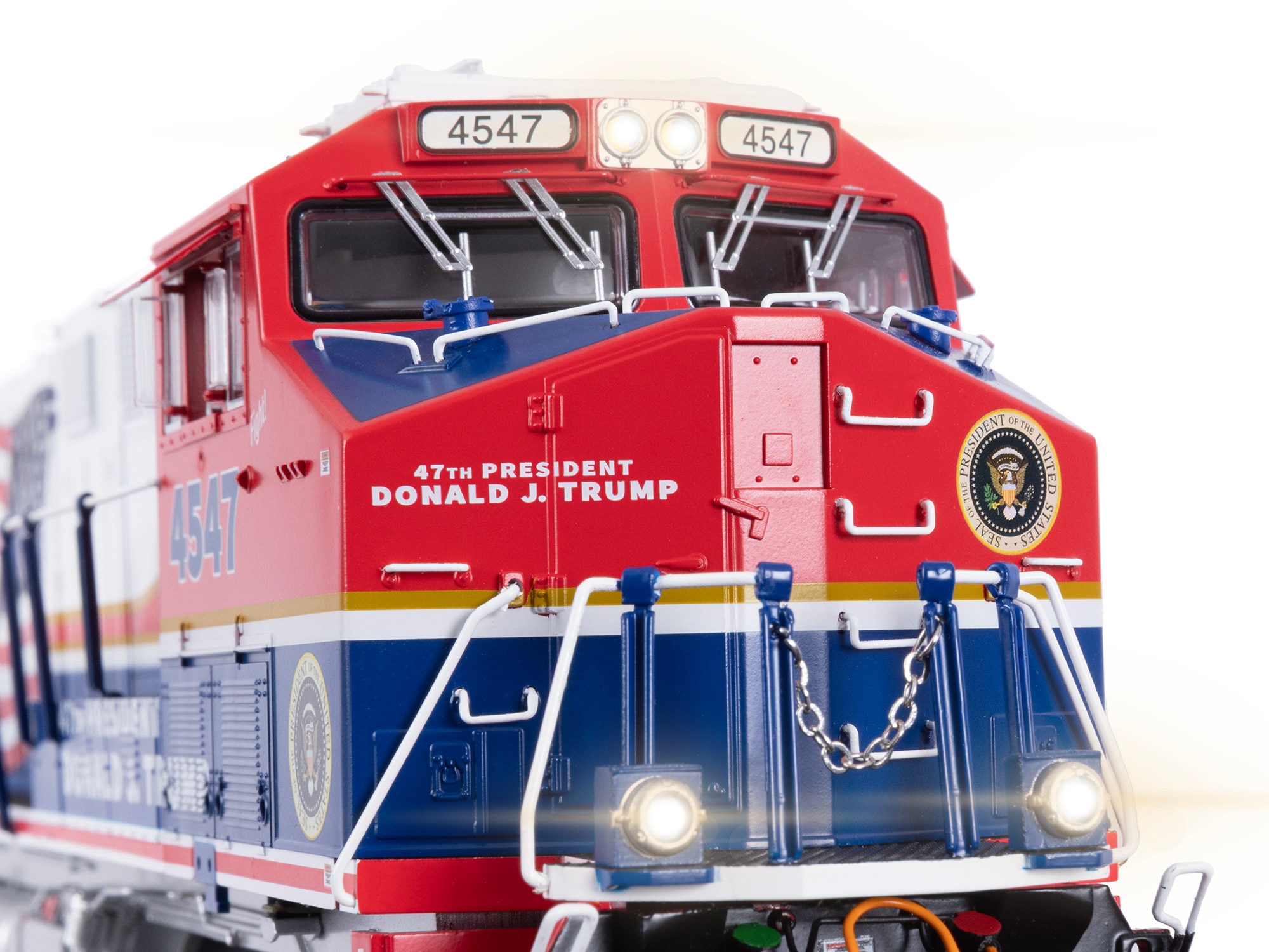 President Trump LEGACY ES44 #4547