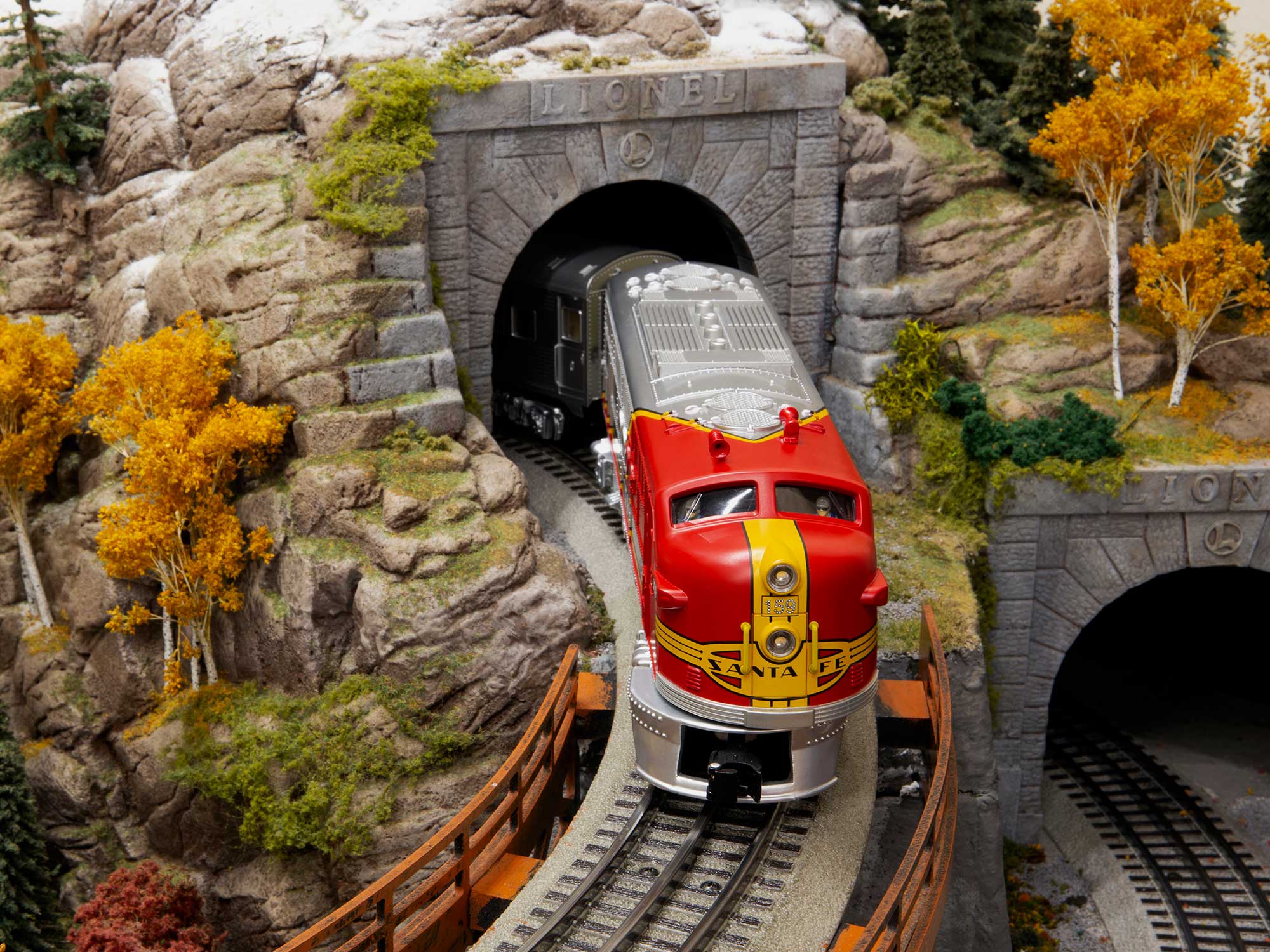 Santa Fe Super Chief LionChief Set