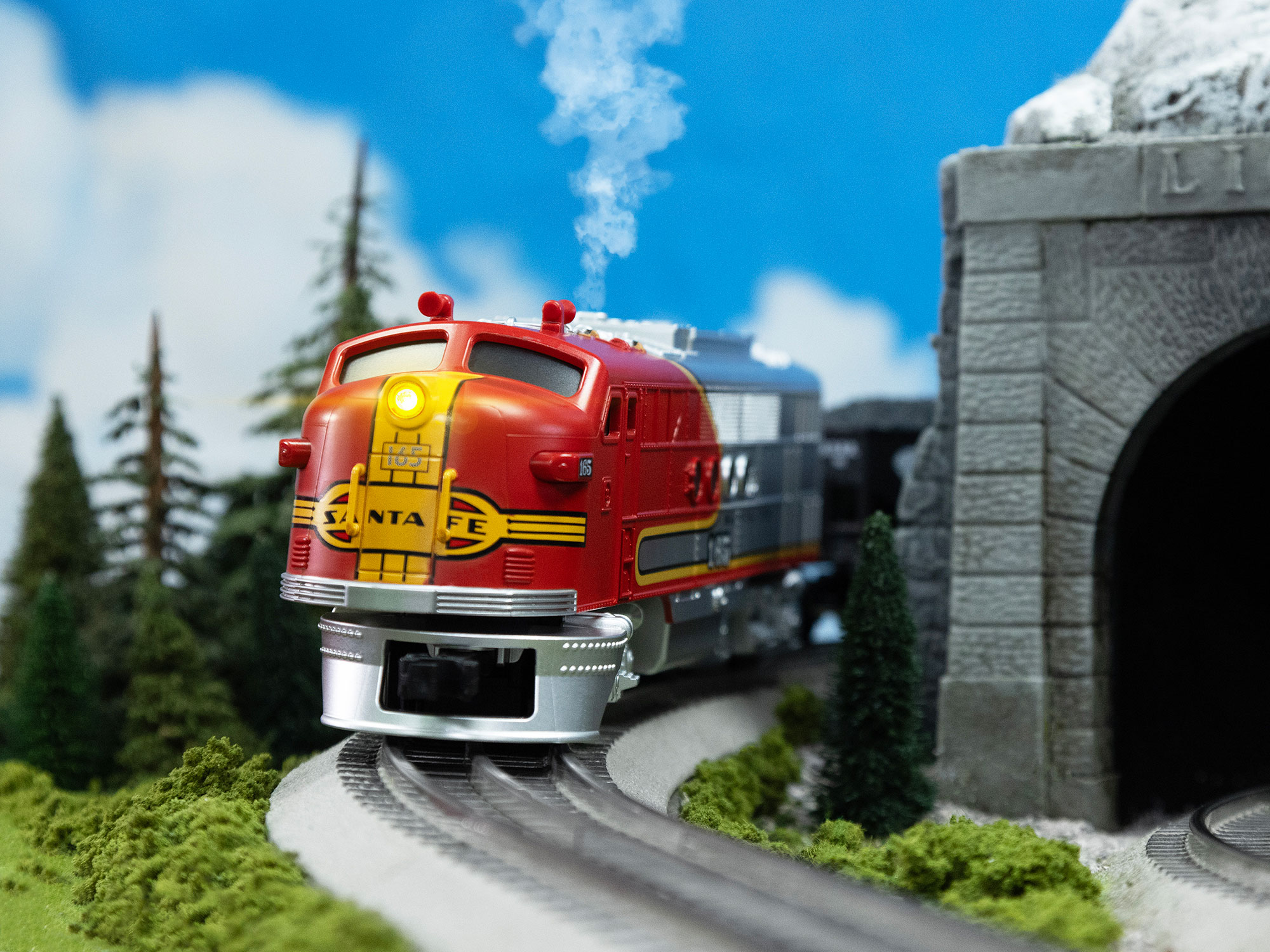 Santa Fe Flyer Freight Battery Operated O-Gauge Train Set